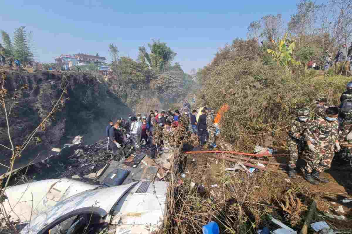 nepal,-aereo-si-schianta-al-suolo-in-fase-di-atterraggio:-72-morti