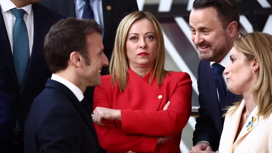 meloni-contro-il-vertice-macron-zelensky-scholz:-“la-nostra-forza-dovrebbe-essere-l’unita”.-il-presidente-francese-al-contrattacco