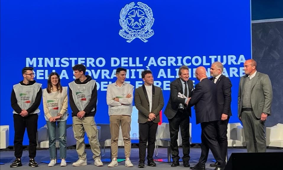 scuola-enologica-de-sanctis-pluripremiata-al-vinitaly.